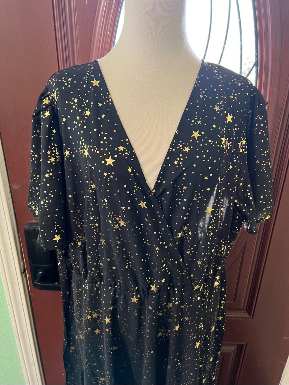 Black & Gold Star-Print V-Neck Maxi Dress - Picture 3 of 4